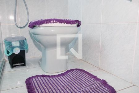 Casa à venda com 374m², 5 quartos e 5 vagasBanheiro 4