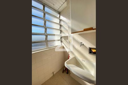 Apartamento à venda com 60m², 3 quartos e sem vagaCozinha e Área de Serviço