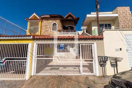 Casa à venda com 125m², 3 quartos e 2 vagas Casa à venda com 125m², 3 quartos e 2 vagasFachada