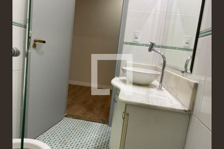 Casa de condomínio à venda com 170m², 3 quartos e 3 vagasBanheiro 2