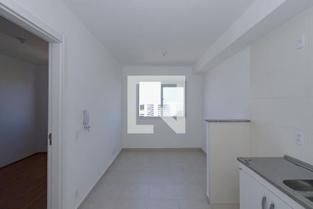 Sala/Cozinha de apartamento para alugar com 1 quarto, 26m² em Jardim Mirante, São Paulo