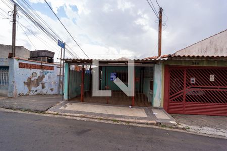 Casa para alugar com 111m², 2 quartos e 1 vaga Casa para alugar com 111m², 2 quartos e 1 vagaFachada