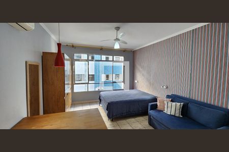 Sala de kitnet/studio para alugar com 1 quarto, 33m² em Gonzaga, Santos
