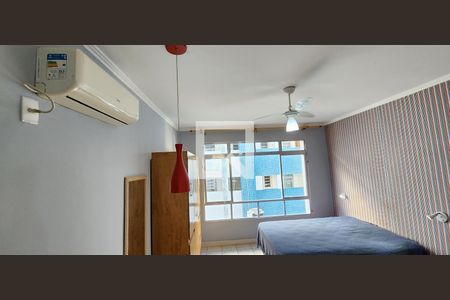 Detalhe Sala de kitnet/studio para alugar com 1 quarto, 33m² em Gonzaga, Santos