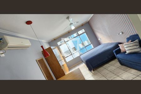 Detalhe Sala de kitnet/studio para alugar com 1 quarto, 33m² em Gonzaga, Santos