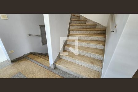 Studio para alugar com 33m², 1 quarto e 1 vagaEscada