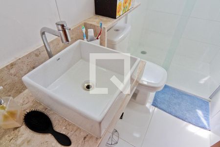 Casa à venda com 100m², 2 quartos e 2 vagasBanheiro da Suíte 2