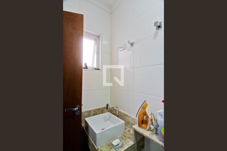 Casa à venda com 100m², 2 quartos e 2 vagasBanheiro da Suíte 1