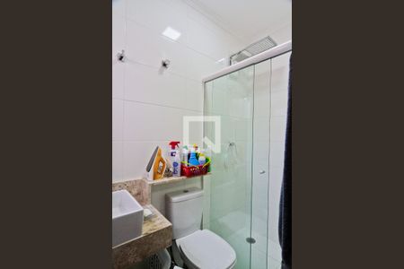 Casa à venda com 100m², 2 quartos e 2 vagasBanheiro da Suíte 1