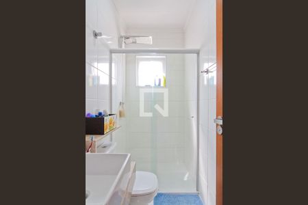 Casa à venda com 100m², 2 quartos e 2 vagasBanheiro da Suíte 2