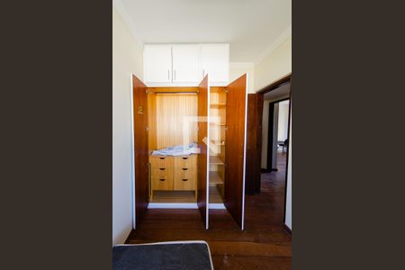 Quarto 2 de apartamento para alugar com 3 quartos, 108m² em Estoril, Belo Horizonte