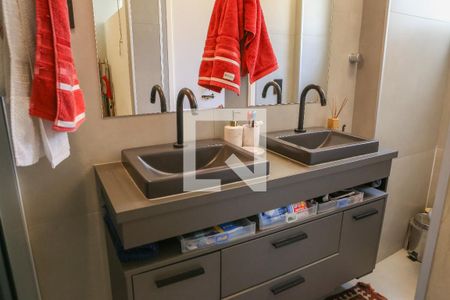 Apartamento à venda com 107m², 2 quartos e 1 vagaBanheiro do Escritório