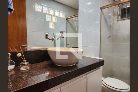 Apartamento à venda com 60m², 2 quartos e 2 vagasBanheiro 1