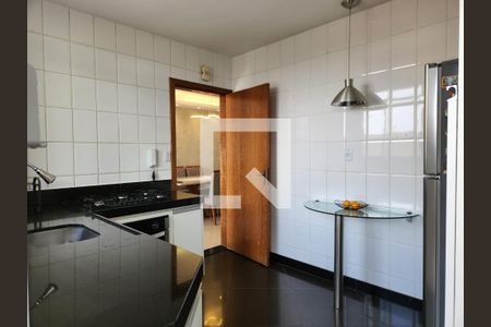 Apartamento à venda com 60m², 2 quartos e 2 vagasCozinha 