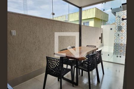 Apartamento à venda com 60m², 2 quartos e 2 vagasVaranda