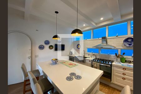 Apartamento à venda com 342m², 4 quartos e 3 vagas Apartamento à venda com 342m², 4 quartos e 3 vagasCozinha