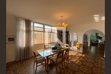 Apartamento à venda com 342m², 4 quartos e 3 vagas Apartamento à venda com 342m², 4 quartos e 3 vagasSala