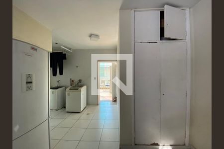 Apartamento à venda com 342m², 4 quartos e 3 vagas Apartamento à venda com 342m², 4 quartos e 3 vagasÁrea de Serviço