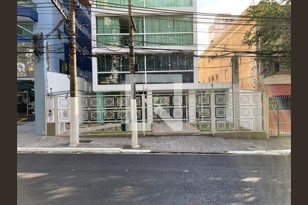 Apartamento à venda com 342m², 4 quartos e 3 vagas Apartamento à venda com 342m², 4 quartos e 3 vagasFachada