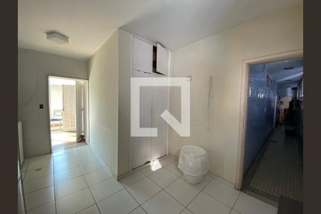 Apartamento à venda com 342m², 4 quartos e 3 vagas Apartamento à venda com 342m², 4 quartos e 3 vagasÁrea de Serviço