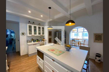 Apartamento à venda com 342m², 4 quartos e 3 vagas Apartamento à venda com 342m², 4 quartos e 3 vagasCozinha