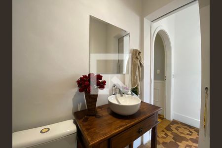 Apartamento à venda com 342m², 4 quartos e 3 vagas Apartamento à venda com 342m², 4 quartos e 3 vagasLavabo