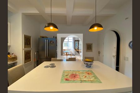 Apartamento à venda com 342m², 4 quartos e 3 vagas Apartamento à venda com 342m², 4 quartos e 3 vagasCozinha