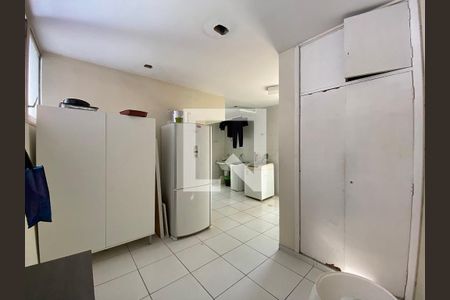 Apartamento à venda com 342m², 4 quartos e 3 vagas Apartamento à venda com 342m², 4 quartos e 3 vagasÁrea de Serviço