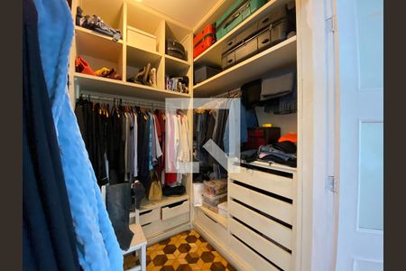 Apartamento à venda com 342m², 4 quartos e 3 vagas Apartamento à venda com 342m², 4 quartos e 3 vagasSuíte - closet