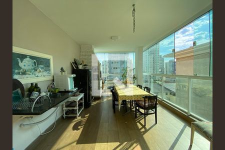 Apartamento à venda com 342m², 4 quartos e 3 vagas Apartamento à venda com 342m², 4 quartos e 3 vagasSuíte - Varanda gourmet