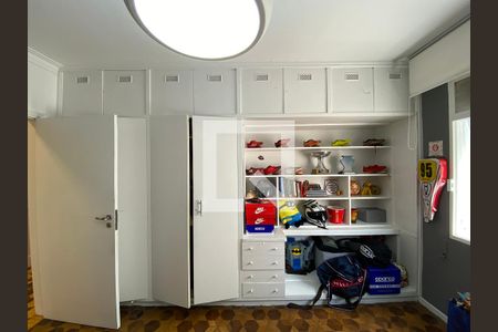 Apartamento à venda com 342m², 4 quartos e 3 vagas Apartamento à venda com 342m², 4 quartos e 3 vagasQuarto 1