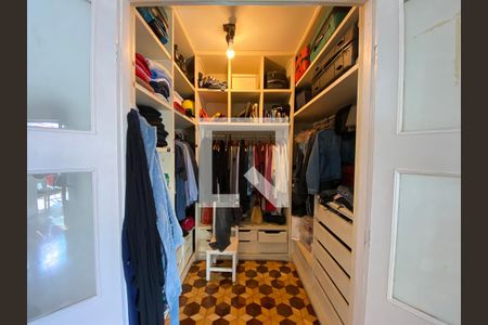 Apartamento à venda com 342m², 4 quartos e 3 vagas Apartamento à venda com 342m², 4 quartos e 3 vagasSuíte - closet