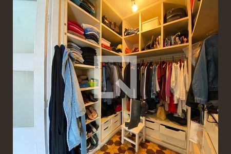 Apartamento à venda com 342m², 4 quartos e 3 vagas Apartamento à venda com 342m², 4 quartos e 3 vagasSuíte - closet