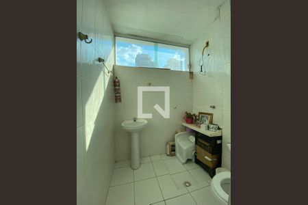 Apartamento à venda com 342m², 4 quartos e 3 vagas Apartamento à venda com 342m², 4 quartos e 3 vagasÁrea de Serviço - Banheiro