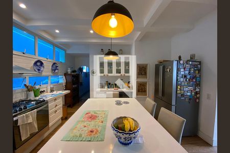 Apartamento à venda com 342m², 4 quartos e 3 vagas Apartamento à venda com 342m², 4 quartos e 3 vagasCozinha