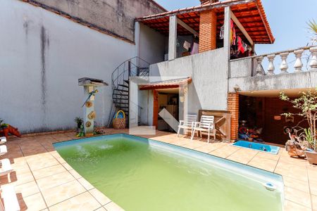 Casa para alugar com 317m², 4 quartos e 5 vagas Casa para alugar com 317m², 4 quartos e 5 vagasPiscina