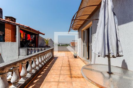 Casa para alugar com 317m², 4 quartos e 5 vagas Casa para alugar com 317m², 4 quartos e 5 vagasVaranda Suíte 1