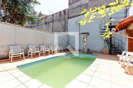 Casa para alugar com 317m², 4 quartos e 5 vagas Casa para alugar com 317m², 4 quartos e 5 vagasPiscina