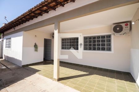 Casa para alugar com 109m², 2 quartos e 1 vagaQuintal