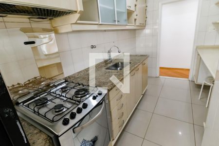 Apartamento à venda com 90m², 2 quartos e 2 vagasCozinha - Armários