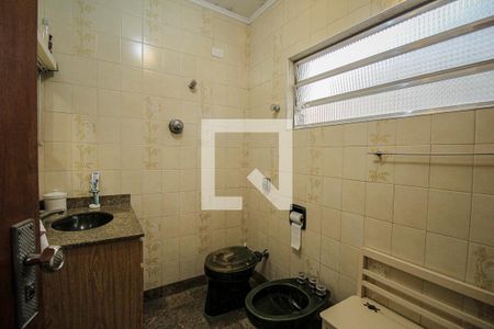 Casa à venda com 180m², 2 quartos e 2 vagas Casa à venda com 180m², 2 quartos e 2 vagasBanheiro