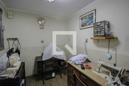 Casa à venda com 180m², 2 quartos e 2 vagas Casa à venda com 180m², 2 quartos e 2 vagasQuarto de Serviço