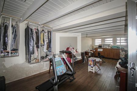 Casa à venda com 180m², 2 quartos e 2 vagas Casa à venda com 180m², 2 quartos e 2 vagasSalão de Festas