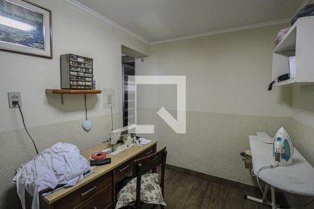 Casa à venda com 180m², 2 quartos e 2 vagas Casa à venda com 180m², 2 quartos e 2 vagasQuarto de Serviço