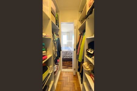 Apartamento à venda com 200m², 3 quartos e 2 vagasCloset Suíte  