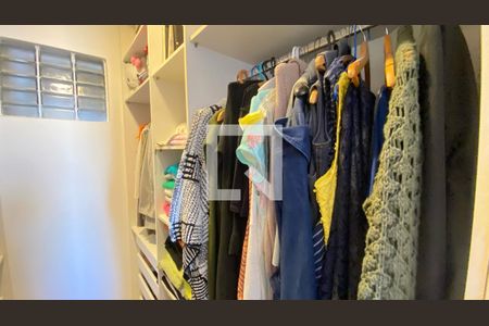 Apartamento à venda com 200m², 3 quartos e 2 vagasCloset Suíte 