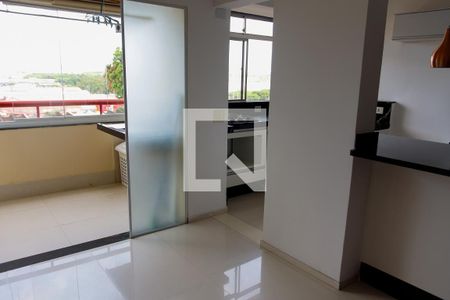 Sala de apartamento à venda com 2 quartos, 66m² em Quitaúna, Osasco