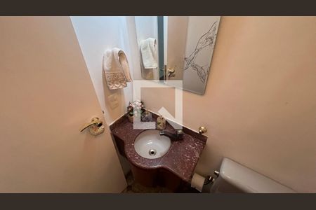 Lavabo de apartamento para alugar com 3 quartos, 140m² em Cerqueira César, São Paulo
