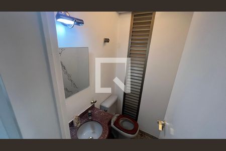 Lavabo de apartamento para alugar com 3 quartos, 140m² em Cerqueira César, São Paulo