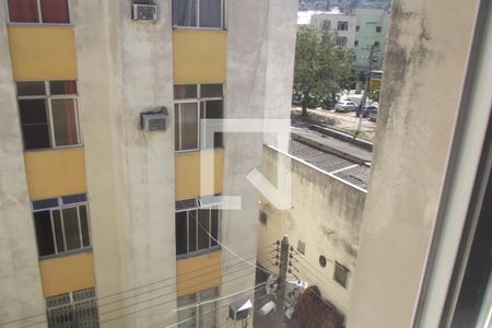 Vista de apartamento para alugar com 2 quartos, 45m² em Pilares, Rio de Janeiro
